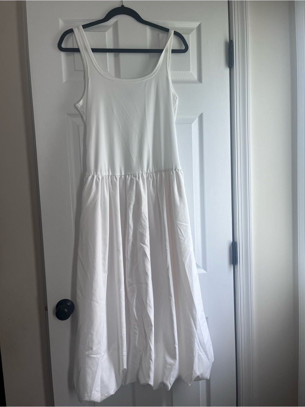 SHEIN White Sleeveless Maxi Bubble-Hem Dress